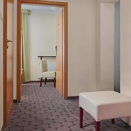 Otel Aparhotel Lumen 3*