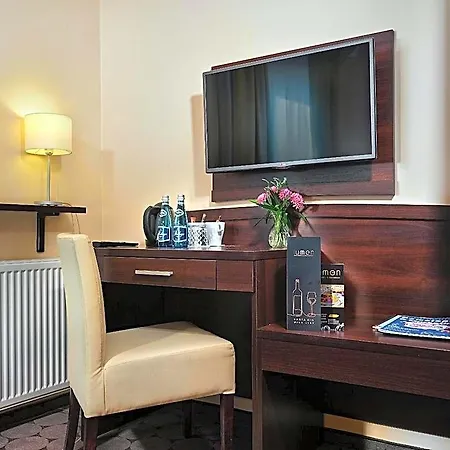 Hotell Aparhotel Lumen 3*