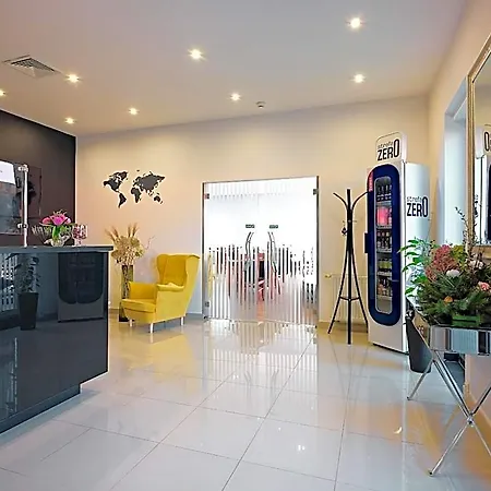 Otel Aparhotel Lumen 3*