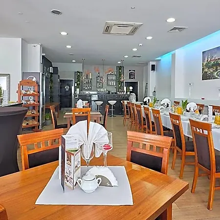 Hotell Aparhotel Lumen 3*