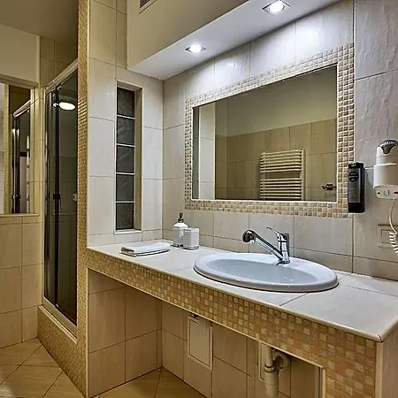 Otel Aparhotel Lumen